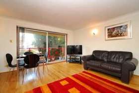 2 bedroom Flat to re...